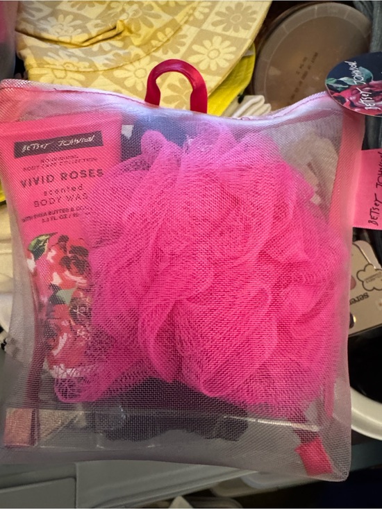 Other - Betsey Johnson bath set